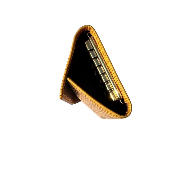 -CA0936 EUC Louis Vuitton Yellow Epi Key Case - Picture 4 of 7